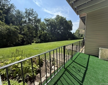 315 Fox Run Lane - Photo Thumbnail 13