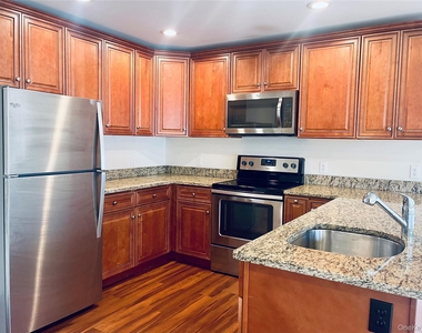 46 Islip Avenue - Photo Thumbnail 6