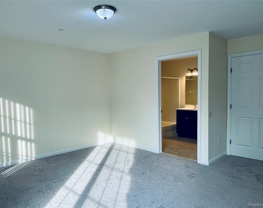 46 Islip Avenue - Photo Thumbnail 10