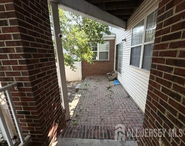 10 Park Square - Photo Thumbnail 4
