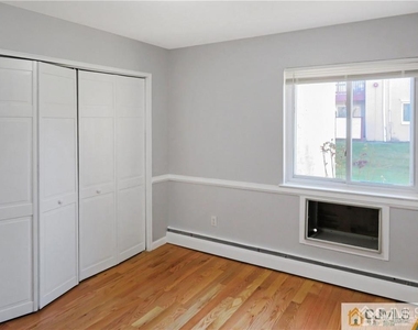 13 Lake Avenue - Photo Thumbnail 14