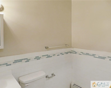 13 Lake Avenue - Photo Thumbnail 11