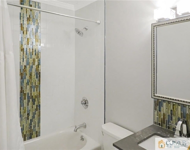13 Lake Avenue - Photo Thumbnail 16