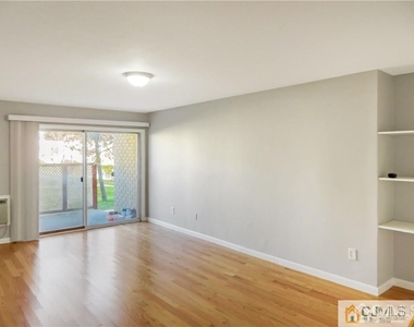 13 Lake Avenue - Photo Thumbnail 4