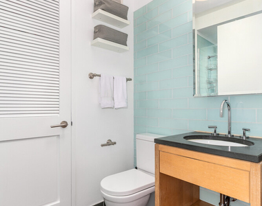 310 W 52nd Street - Photo Thumbnail 8