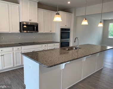 11263 Dry Spring Drive - Photo Thumbnail 4