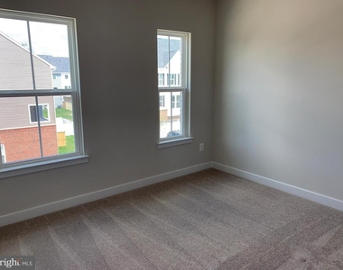 11263 Dry Spring Drive - Photo Thumbnail 32