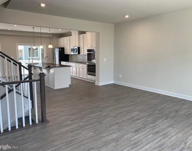 11263 Dry Spring Drive - Photo Thumbnail 14