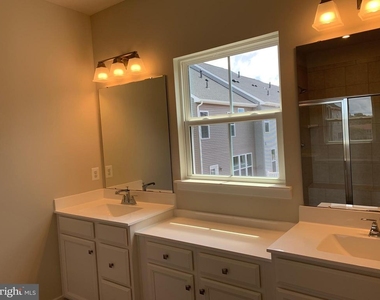 11263 Dry Spring Drive - Photo Thumbnail 19