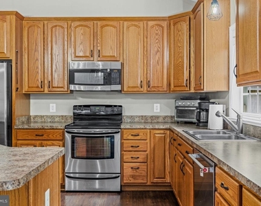 7386 Monroe Drive - Photo Thumbnail 15