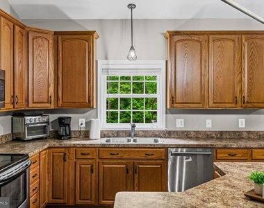 7386 Monroe Drive - Photo Thumbnail 16