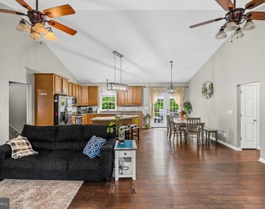 7386 Monroe Drive - Photo Thumbnail 10