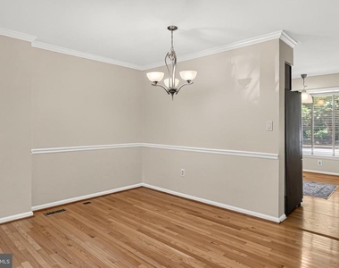 5719 Oakshore Court - Photo Thumbnail 12