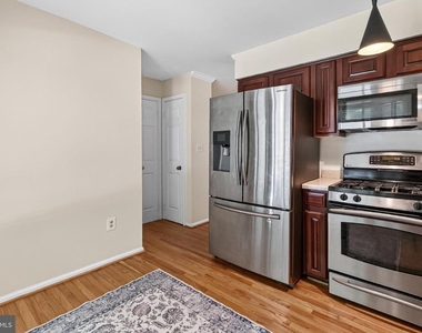 5719 Oakshore Court - Photo Thumbnail 18