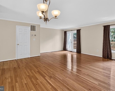 5719 Oakshore Court - Photo Thumbnail 13