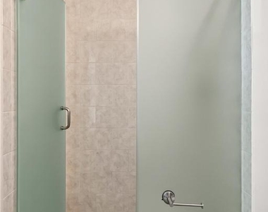 5719 Oakshore Court - Photo Thumbnail 24