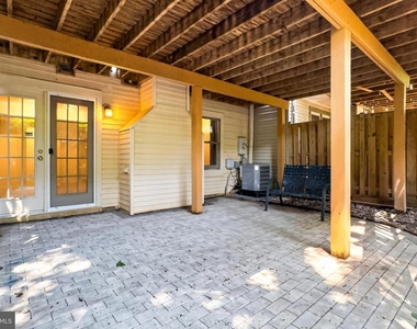 5719 Oakshore Court - Photo Thumbnail 46