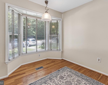 5719 Oakshore Court - Photo Thumbnail 17