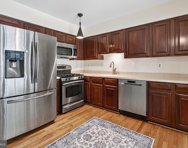 5719 Oakshore Court - Photo Thumbnail 15