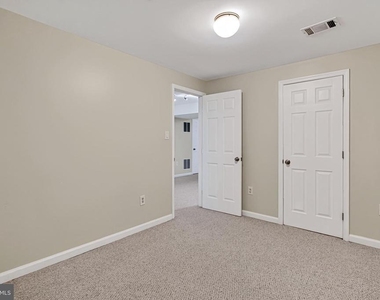 5719 Oakshore Court - Photo Thumbnail 38