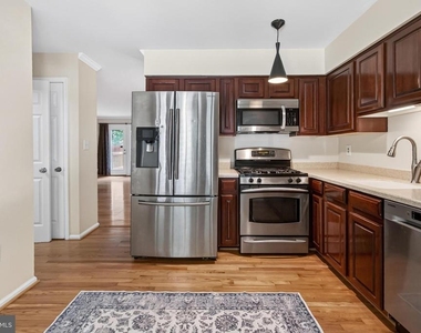 5719 Oakshore Court - Photo Thumbnail 16