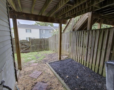 13826 Wakley Court - Photo Thumbnail 21