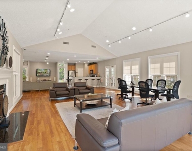 1534 Lincoln Way - Photo Thumbnail 26