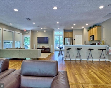 1534 Lincoln Way - Photo Thumbnail 27