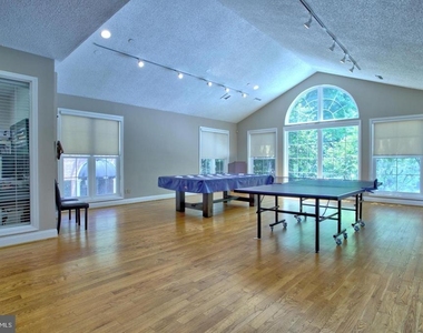 1534 Lincoln Way - Photo Thumbnail 25