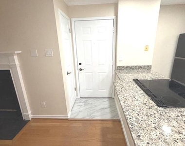 1534 Lincoln Way - Photo Thumbnail 4