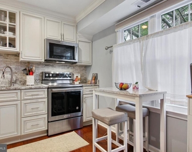 6301 Fenestra Court - Photo Thumbnail 4