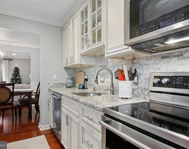 6301 Fenestra Court - Photo Thumbnail 5