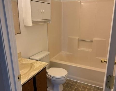 236 Nottoway Drive - Photo Thumbnail 6