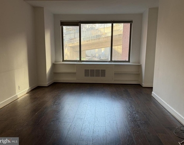 1121 Arlington Boulevard - Photo Thumbnail 1