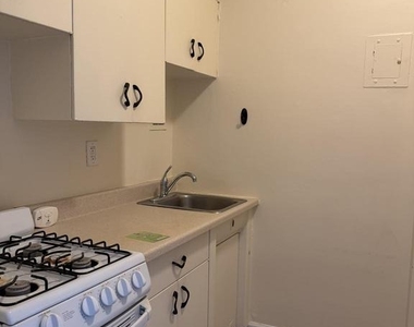 1121 Arlington Boulevard - Photo Thumbnail 12