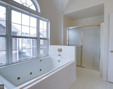 3050 S Glebe Road - Photo Thumbnail 23