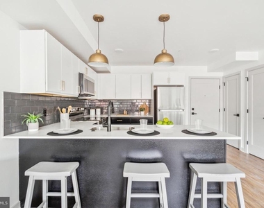 6515 Ridge Avenue - Photo Thumbnail 3