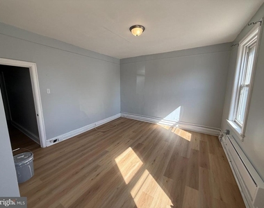 2423 E Allegheny Ave - Photo Thumbnail 4