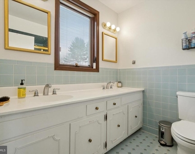 1530 Briar Hill Road - Photo Thumbnail 18