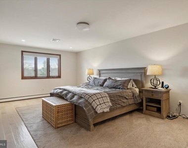 1530 Briar Hill Road - Photo Thumbnail 16
