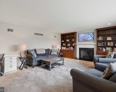 1530 Briar Hill Road - Photo Thumbnail 3
