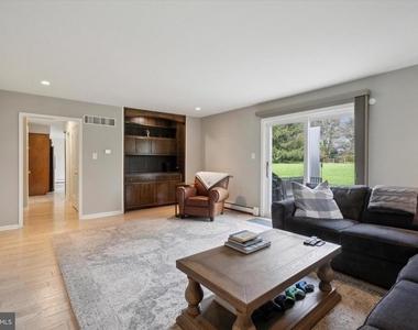 1530 Briar Hill Road - Photo Thumbnail 9