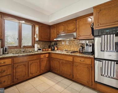1530 Briar Hill Road - Photo Thumbnail 12
