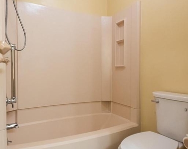 192 Valley Stream Lane - Photo Thumbnail 13
