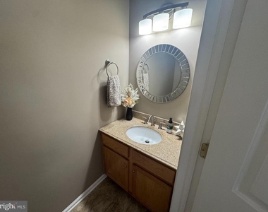 1003 Woodview Court - Photo Thumbnail 4