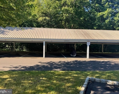 1003 Woodview Court - Photo Thumbnail 16