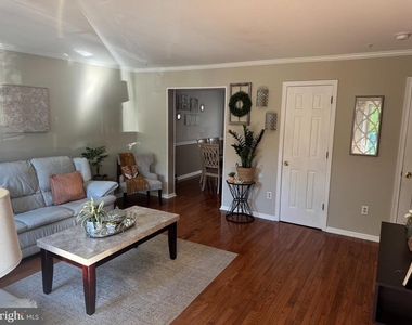 1003 Woodview Court - Photo Thumbnail 2