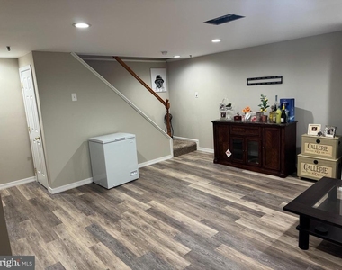 1003 Woodview Court - Photo Thumbnail 13