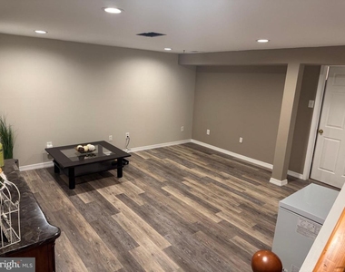 1003 Woodview Court - Photo Thumbnail 14