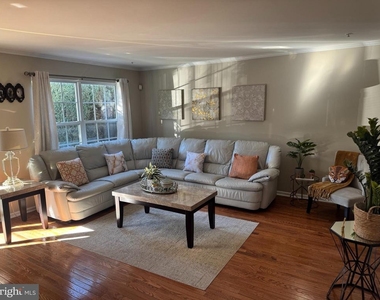 1003 Woodview Court - Photo Thumbnail 1